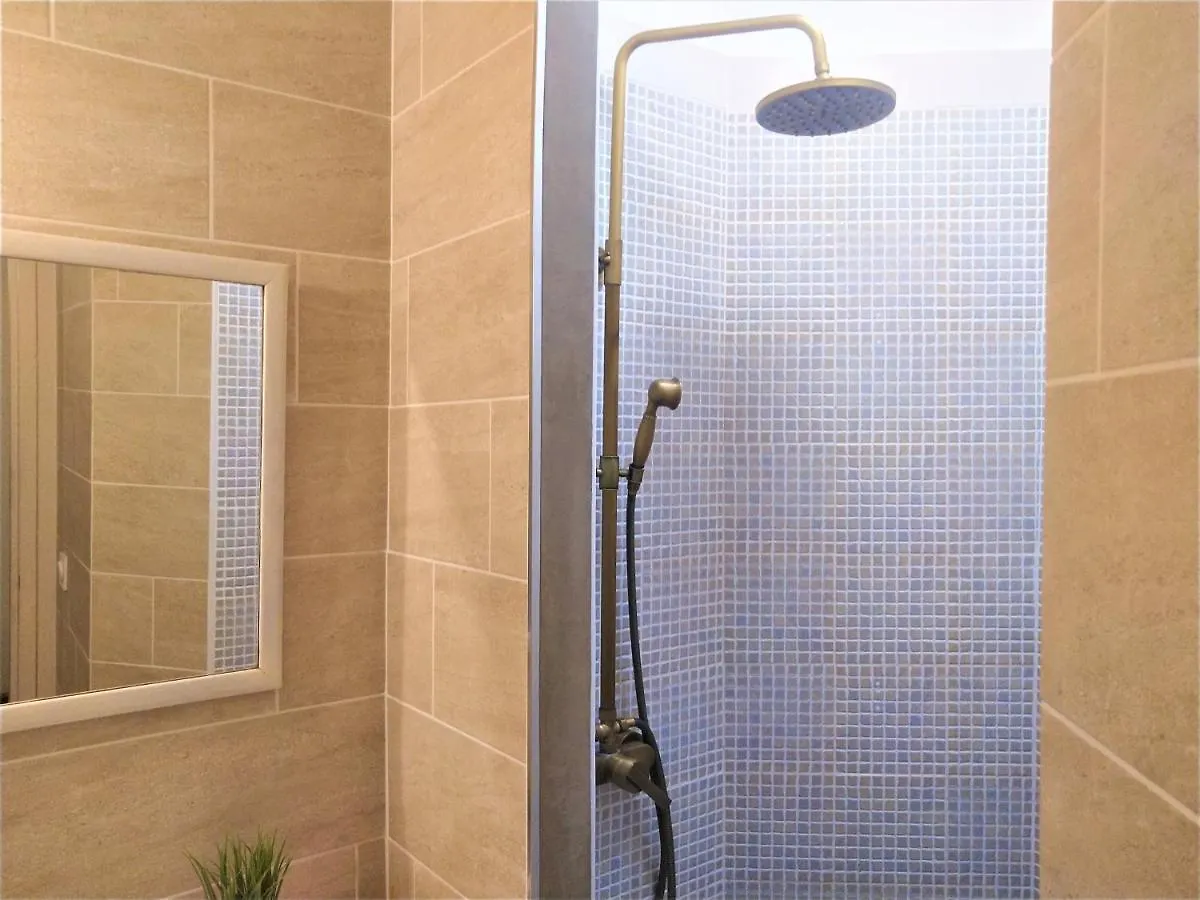 Superbe Maison De Ville - Chambre Privee - Quartier Villebourbon - 5 Min A Pied Gare Et Hypercentre Montauban 0*,  France