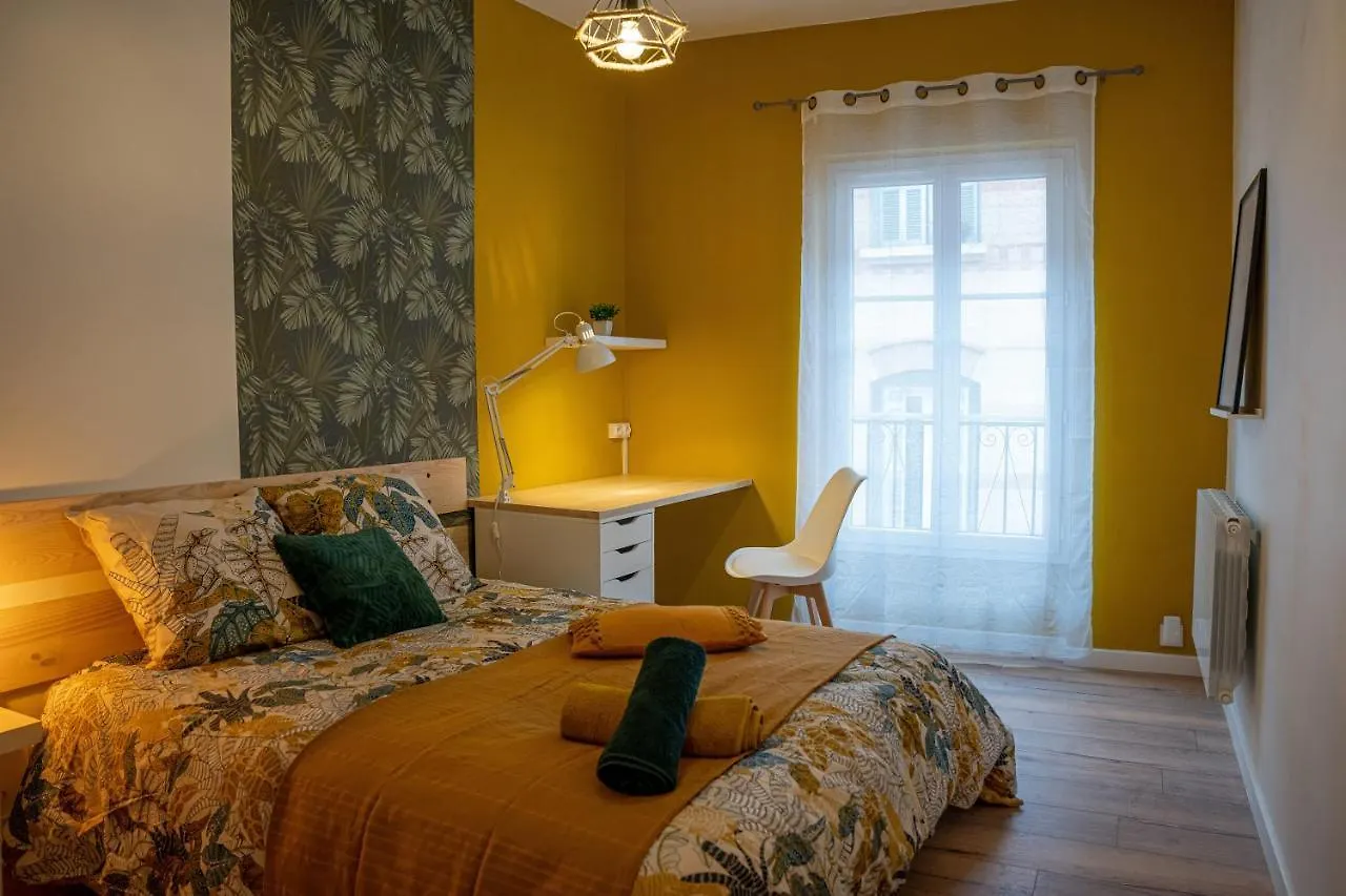Superbe Maison De Ville - Chambre Privee - Quartier Villebourbon - 5 Min A Pied Gare Et Hypercentre contacts
